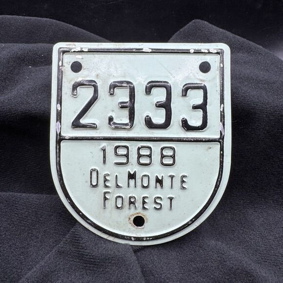 Vintage 1988 Del Monte Forest Pebble Beach License Plate Gate Badge Pass Emblem - Picture 1 of 4